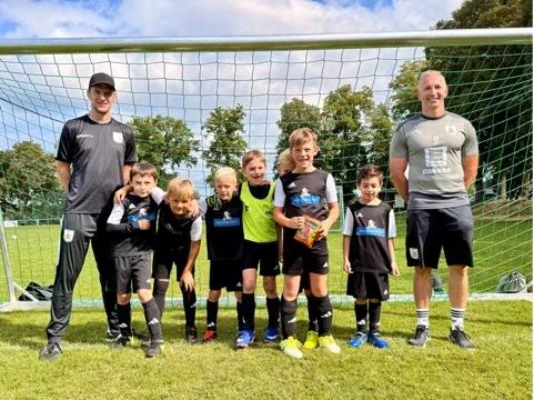 Titel: Turnierbild - Beschreibung: Spielszene F-Junioren Turnier Ranis