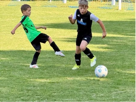Titel: Turnierbild - Beschreibung: Spielszene F-Junioren Turnier Ranis