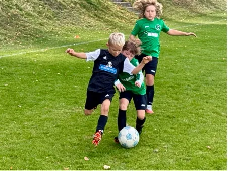 Titel: Turnierbild - Beschreibung: Spielszene F-Junioren Turnier Ranis
