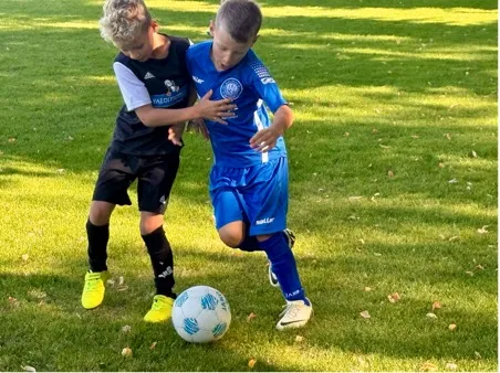 Titel: Turnierbild - Beschreibung: Spielszene F-Junioren Turnier Ranis