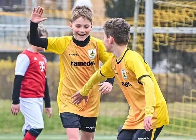 Mit 7:2: E-Junioren besiegen die Mannschaft der Stunde