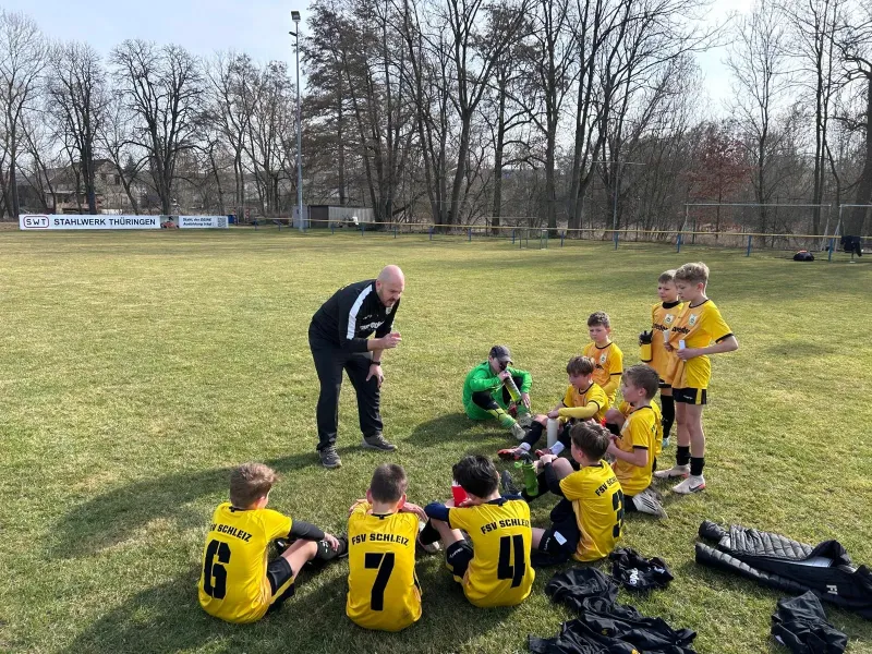 Hart erkämpfter Auswärtssieg im Spitzenspiel