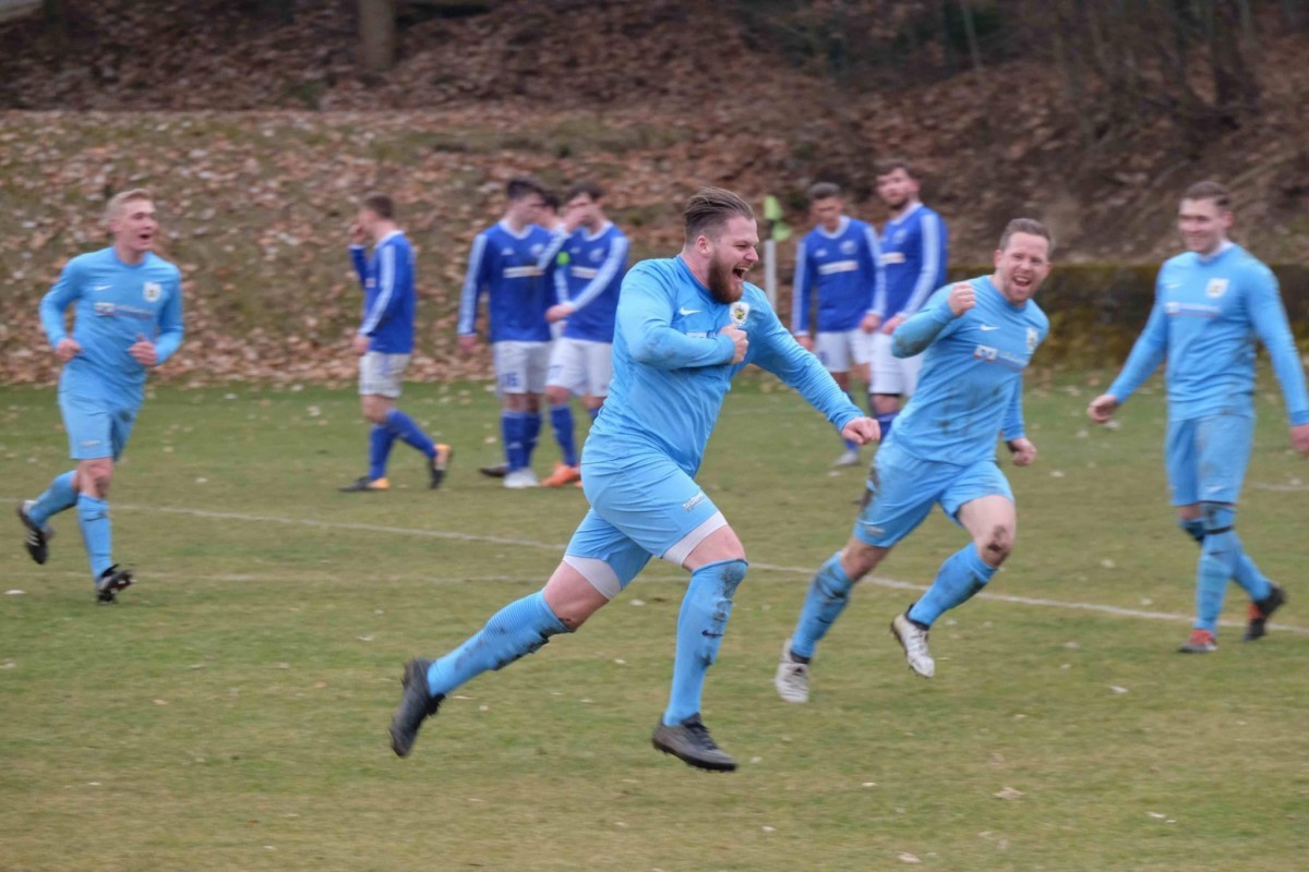 Fotos sind online: FSV Schleiz - TSV Gera Westvororte