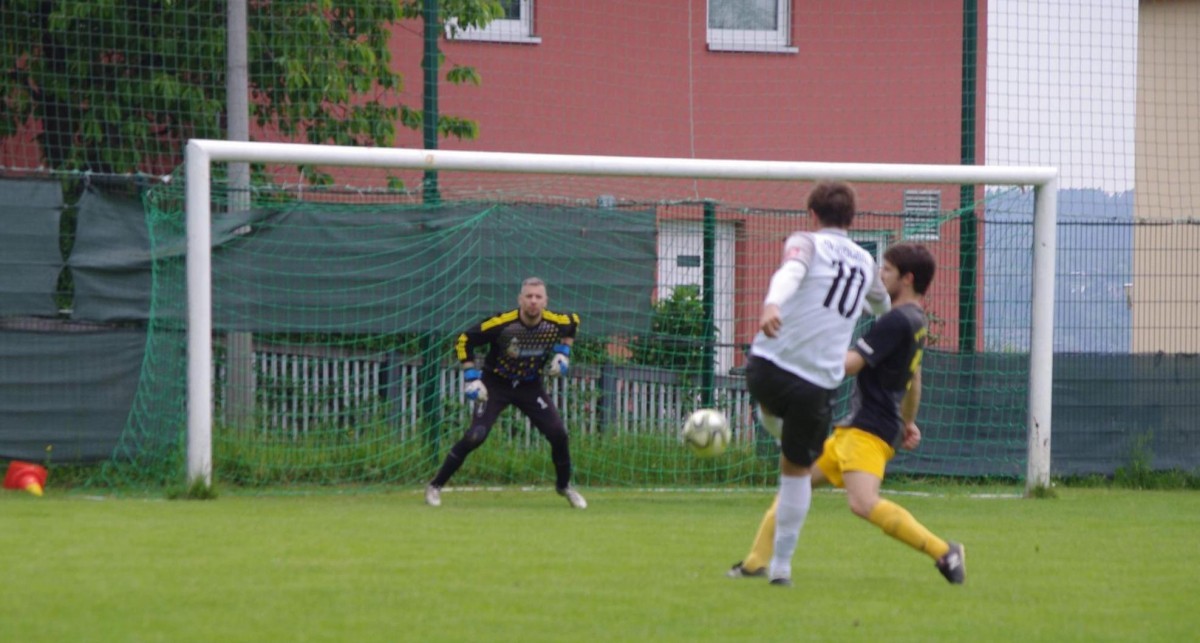 Ein Spiel - zwei Meinungen: (Bericht: SV Roschütz)