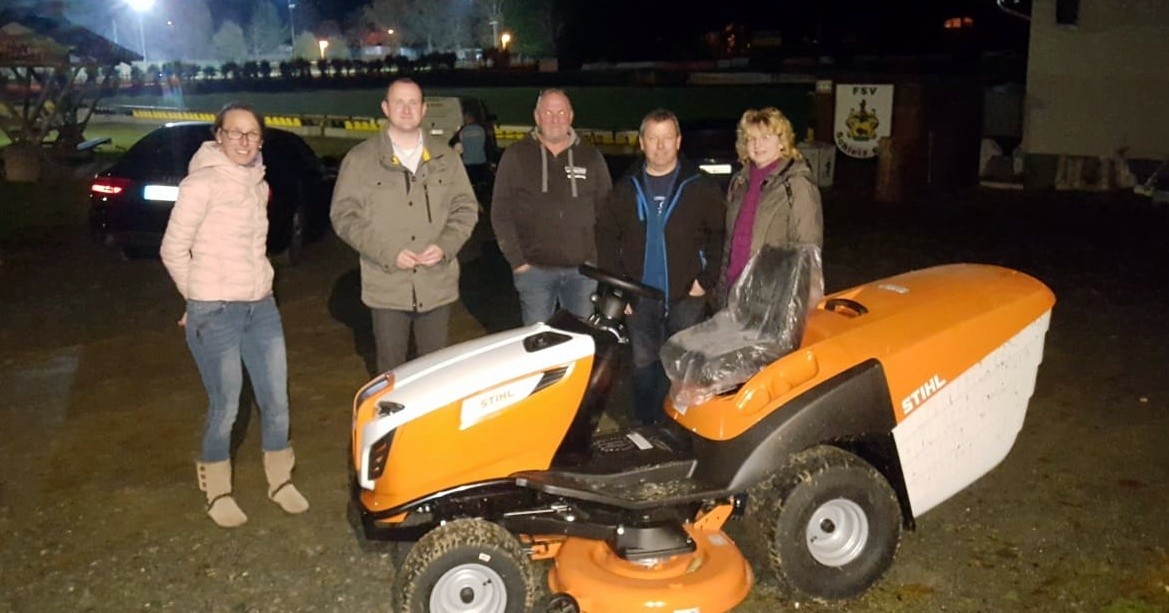 Neuer Rasentraktor für den FSV Schleiz