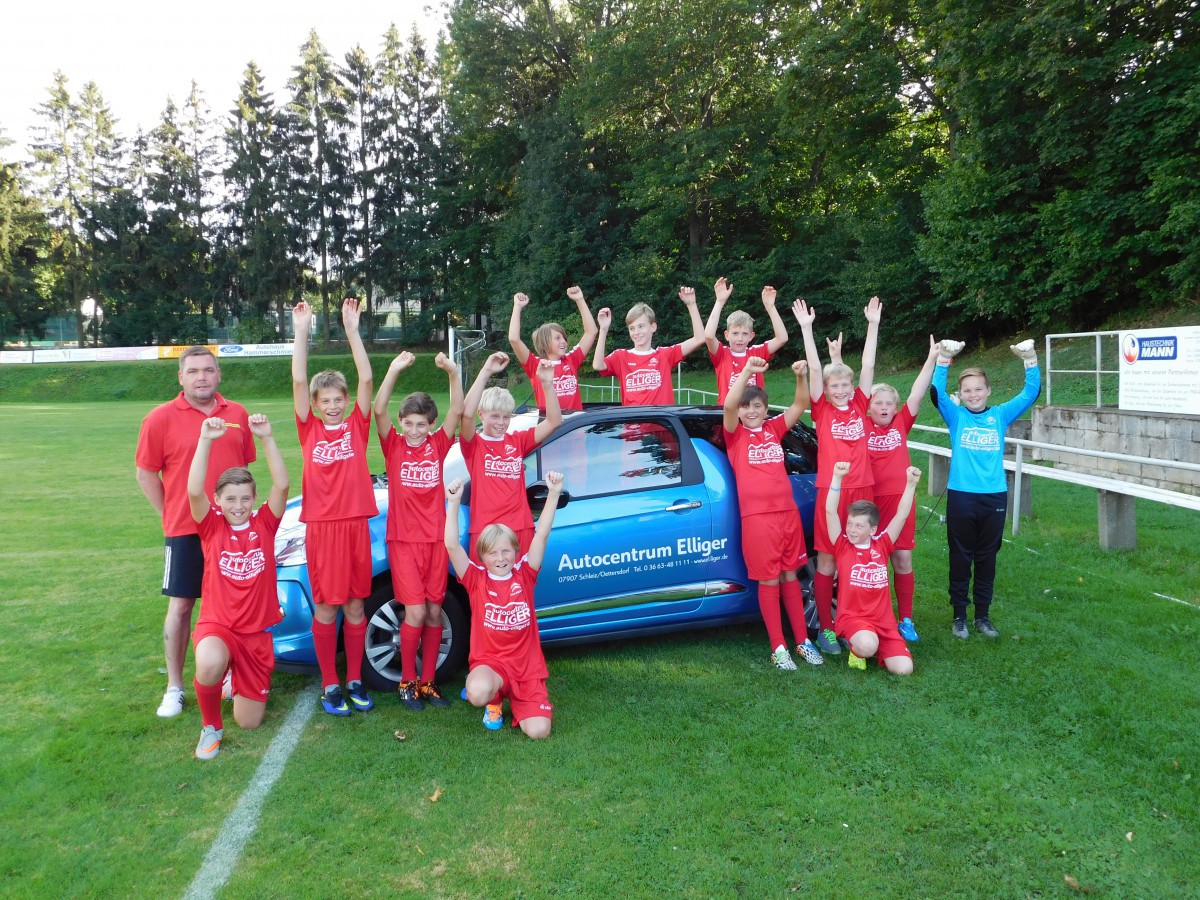 Neue Trikots für D-Jugend