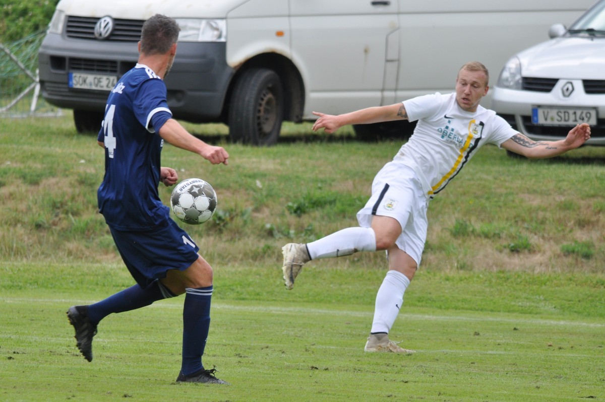 Zum Zusehen verdammt:  Pascal Stütz hofft auf FSV-Sieg gegen Ex-Verein Saalfeld