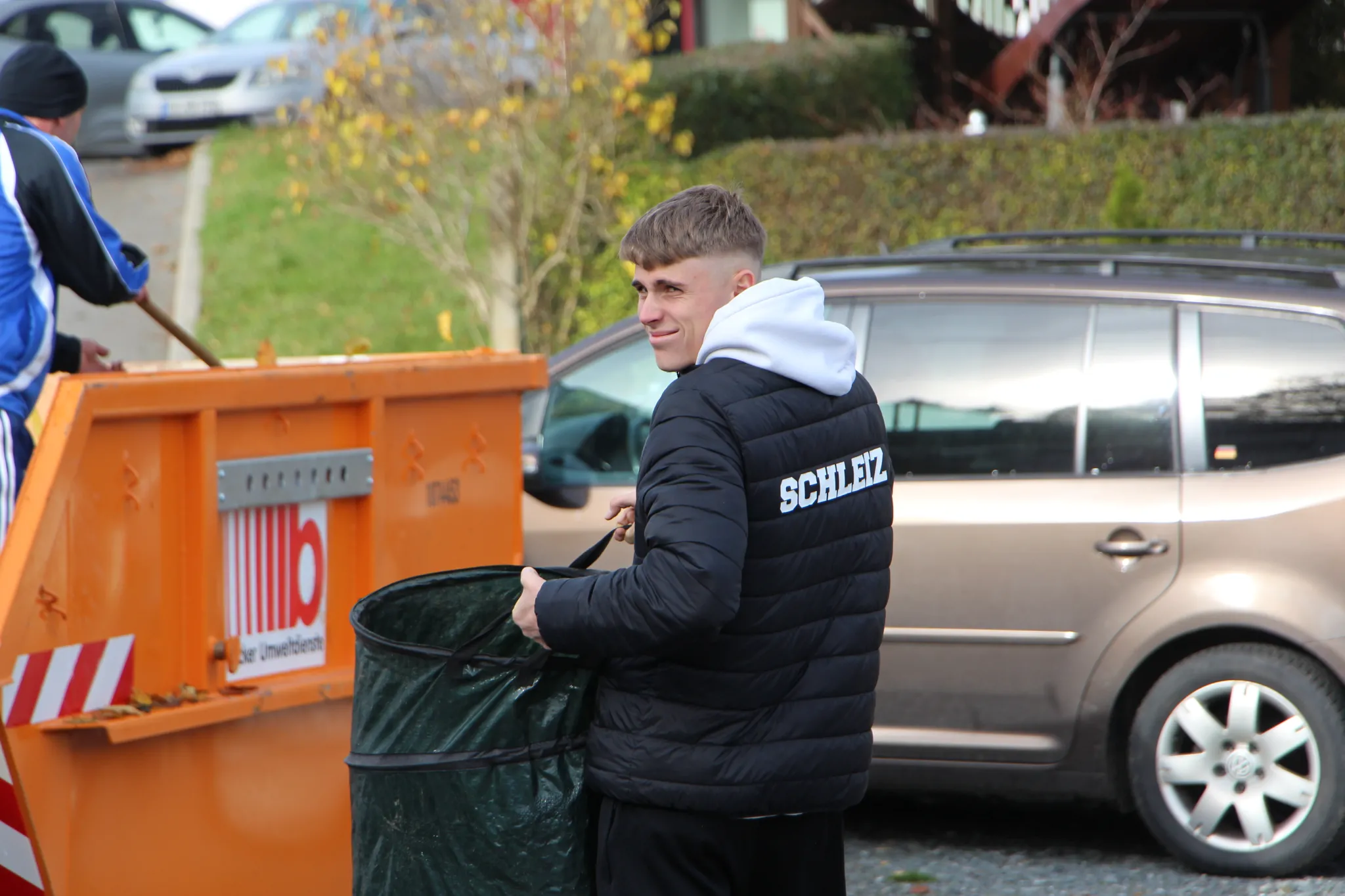 Rückblick auf den ersten Herbstlaub-Arbeitseinsatz am 31.10.2025