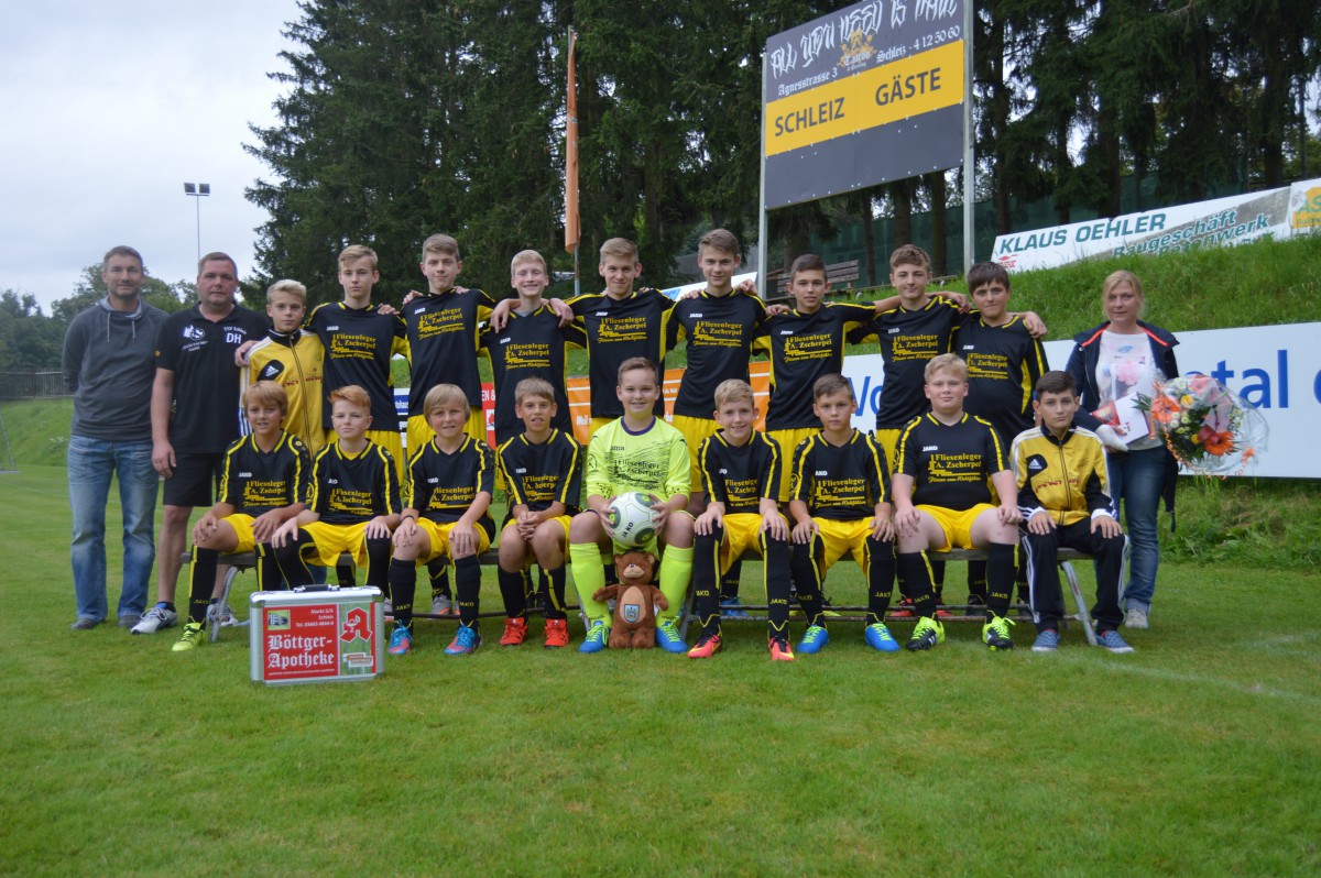 Neue Trikots für die C-Junioren