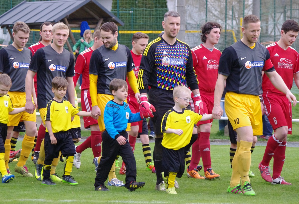 Fotos sind online: FSV Schleiz - Motor Zeulenroda