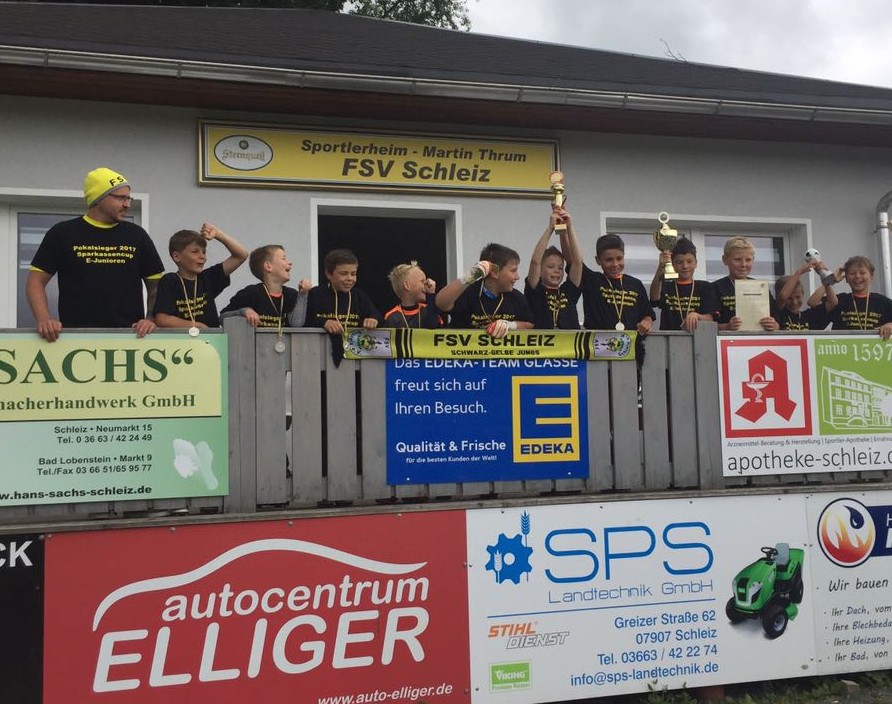 Jaden Limmer trifft fünfach, danach wurde gefeiert.