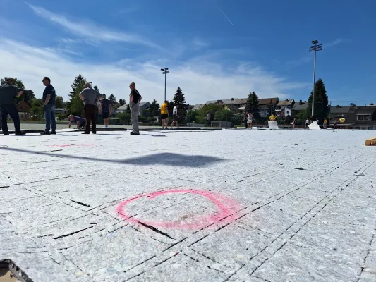 Kunstrasen-Arbeitseinsatz Mai 2024 (St. Strauß)