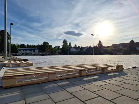 Kunstrasen-Arbeitseinsatz Mai 2024 (St. Strauß)