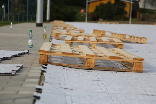 Kunstrasen-Arbeitseinsatz Mai 2024 (L. Broßmann)