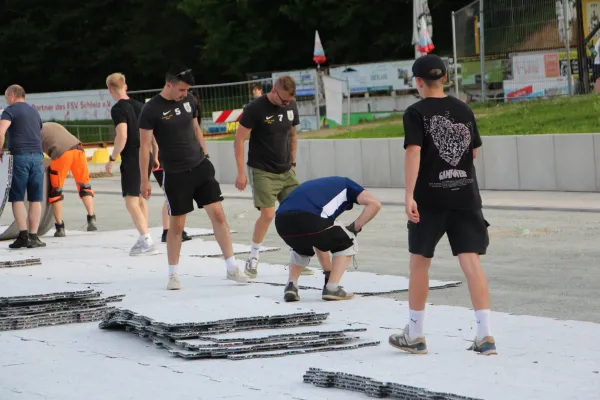 Kunstrasen-Arbeitseinsatz Mai 2024 (L. Broßmann)