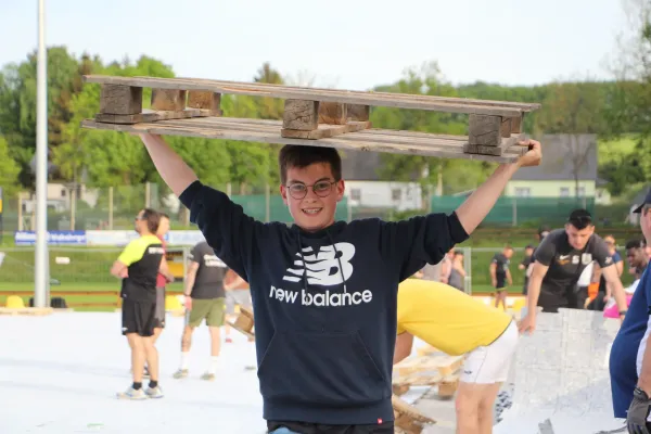 Kunstrasen-Arbeitseinsatz Mai 2024 (L. Broßmann)